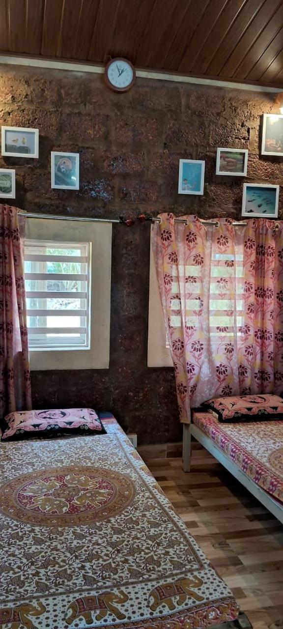 Riverstone Riverfront Stay Gokarna  Rom bilde