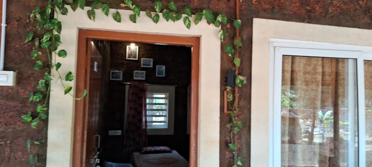 Riverstone Riverfront Stay Gokarna  Rom bilde