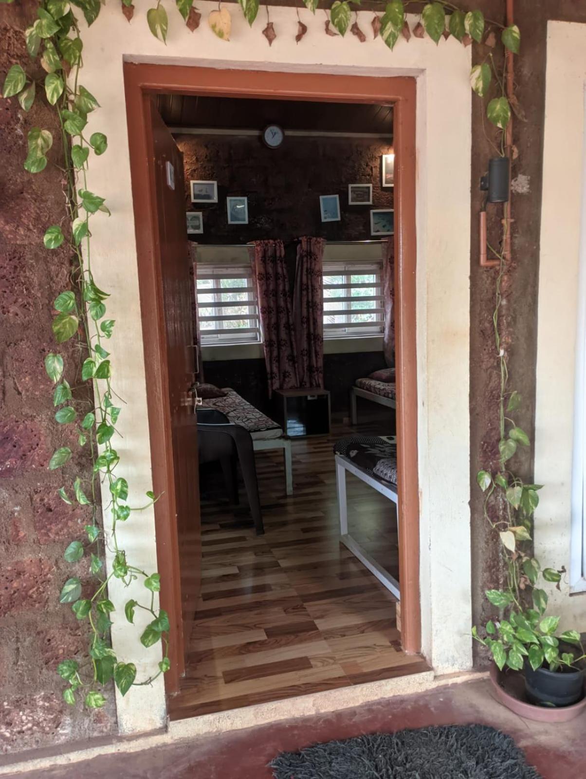 Riverstone Riverfront Stay Gokarna  Rom bilde