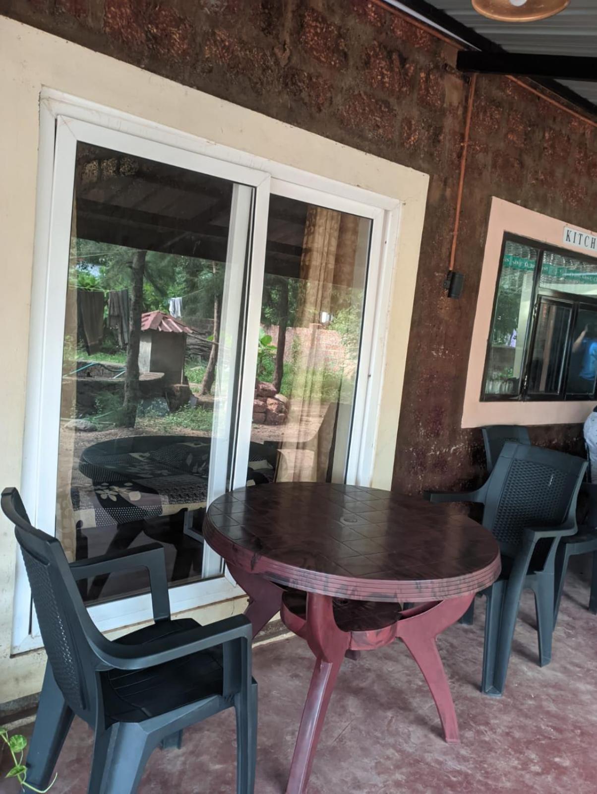 Riverstone Riverfront Stay Gokarna  Rom bilde