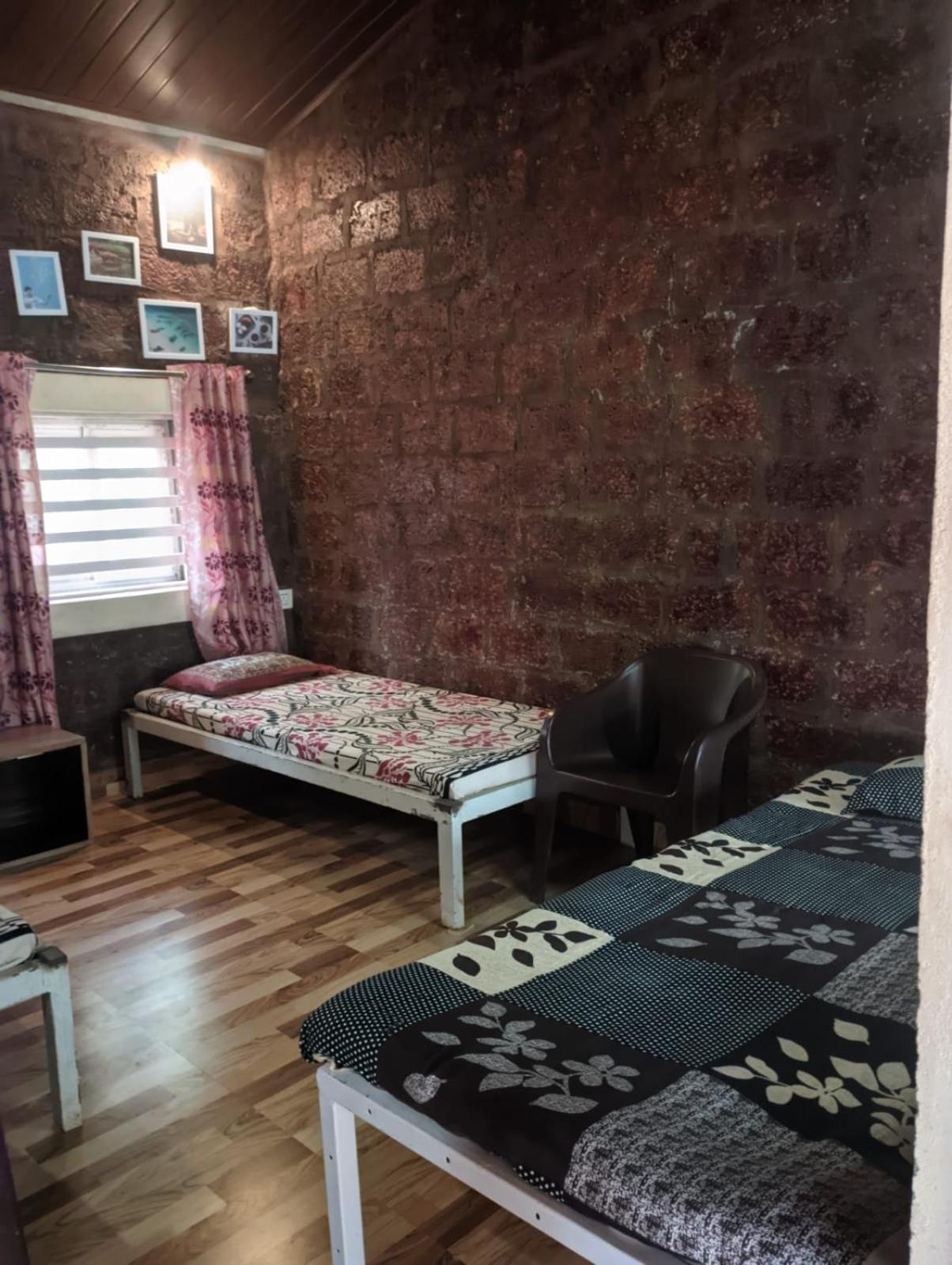 Riverstone Riverfront Stay Gokarna  Rom bilde