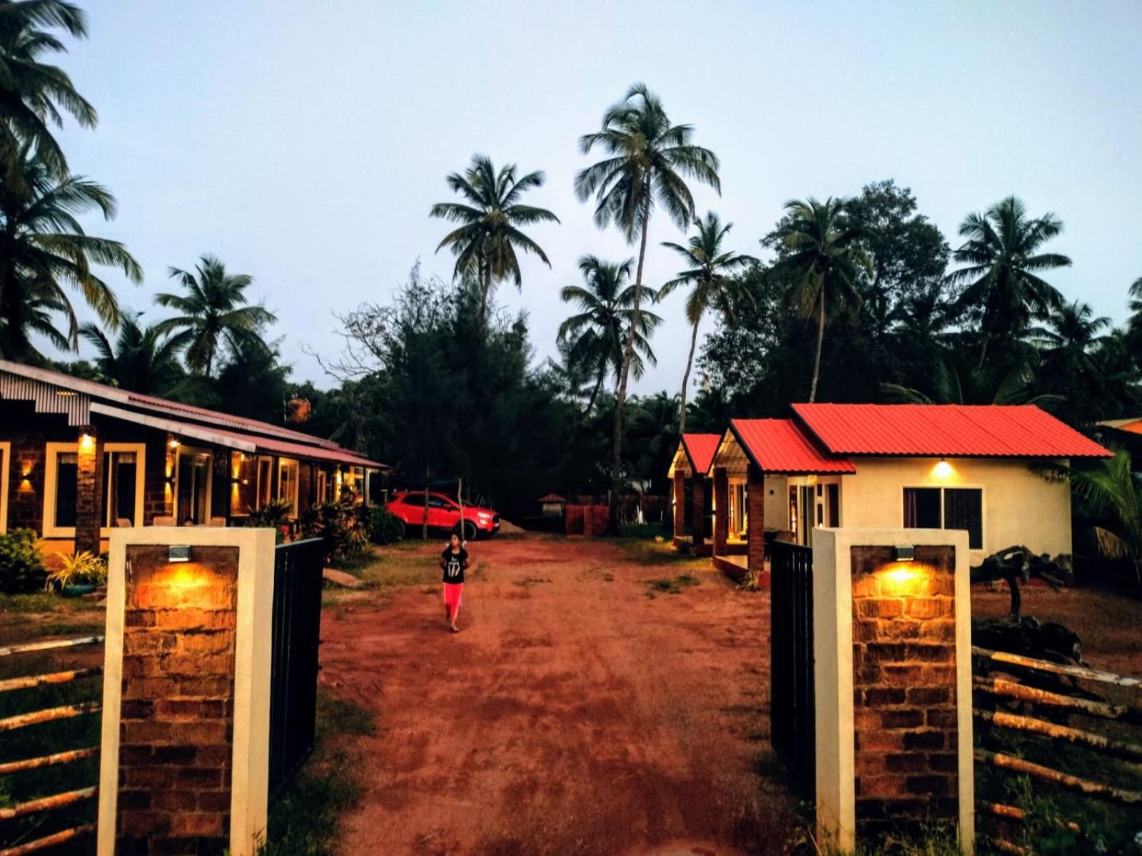 Riverstone Riverfront Stay Gokarna  Rom bilde