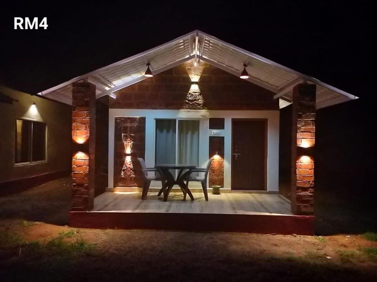 Riverstone Riverfront Stay Gokarna  Rom bilde